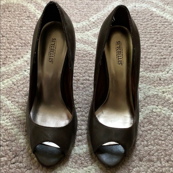 Seychelles skinny wedge heels in size 7. - Picture 1 of 6